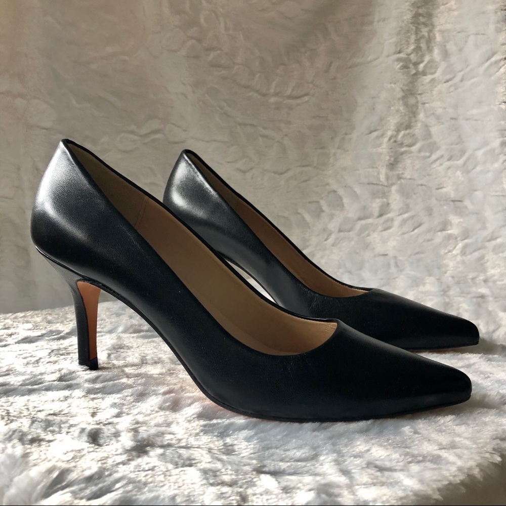Jon Josef Paris Pump - black leather